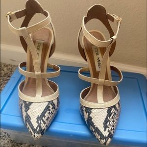 Steve Madden Closed Toe Heel